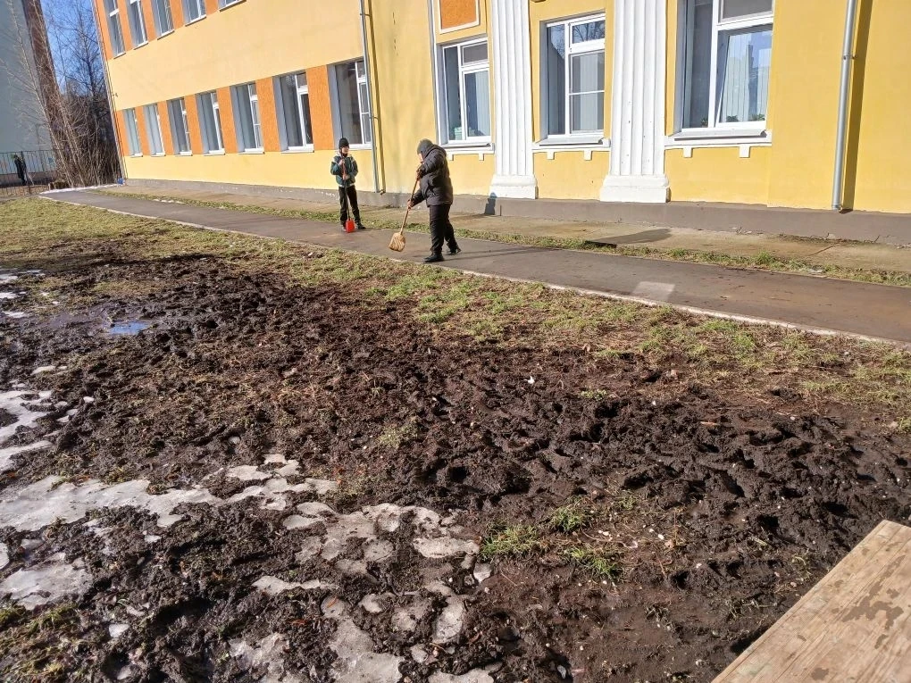 💥Школьный весенний субботник: трудимся вместе!  Вот и наступила долгожданная весна! Природа пробужда