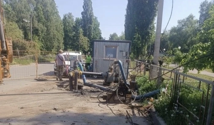 ‼️На улице Мира в Мичуринске обнаружили повреждение самотёчного канализационного коллектора  По инфо