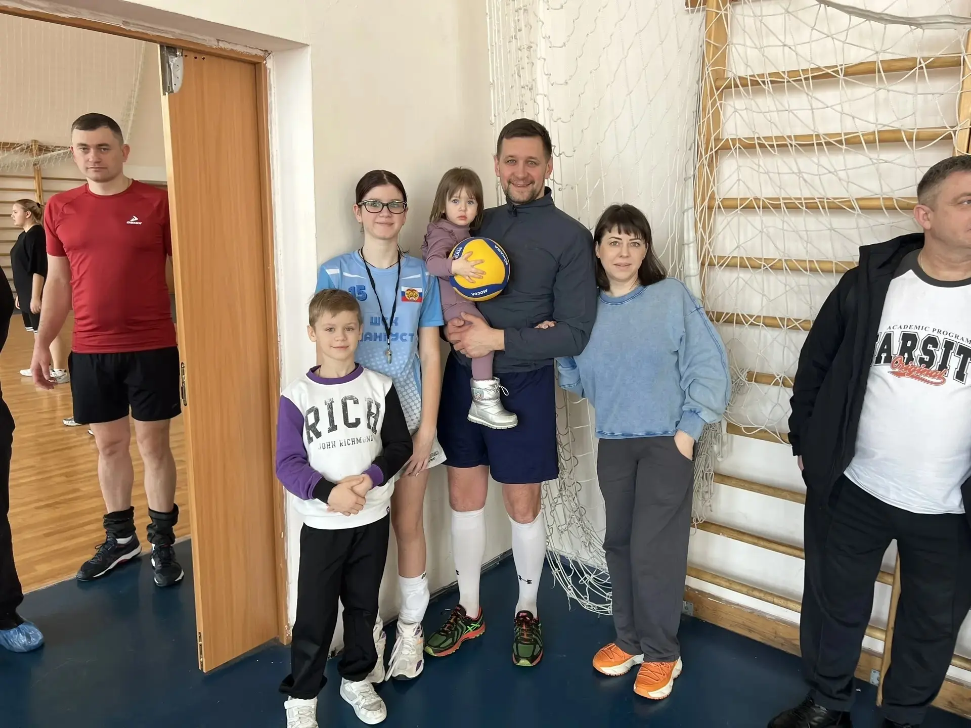 🏆🌷🏐 7 марта на базе МАОУ «Школа 16» прошел турнир по волейболу, посвященный Международному Женскому 