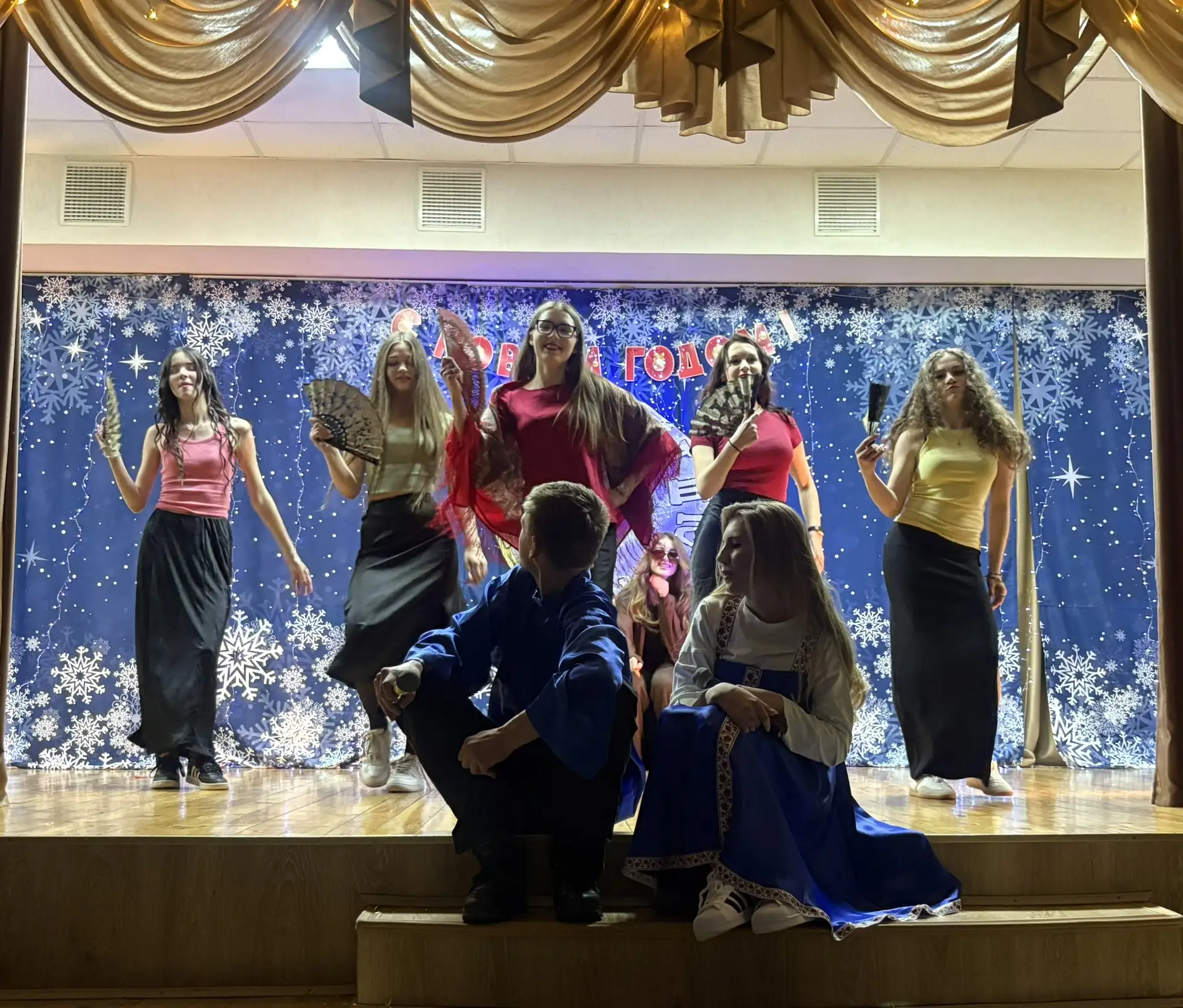 Дорогие друзья! 💕 С наступившим Новым 2026 годом!🎄 Всем нам - насыщенного, плодотворного, успешного 