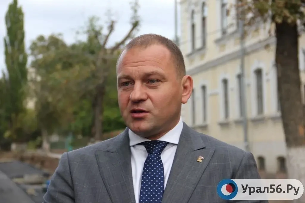 Фотокорреспондент Урал56 обратил внимание на то, как изменился экс-мэр Оренбурга Сергей...