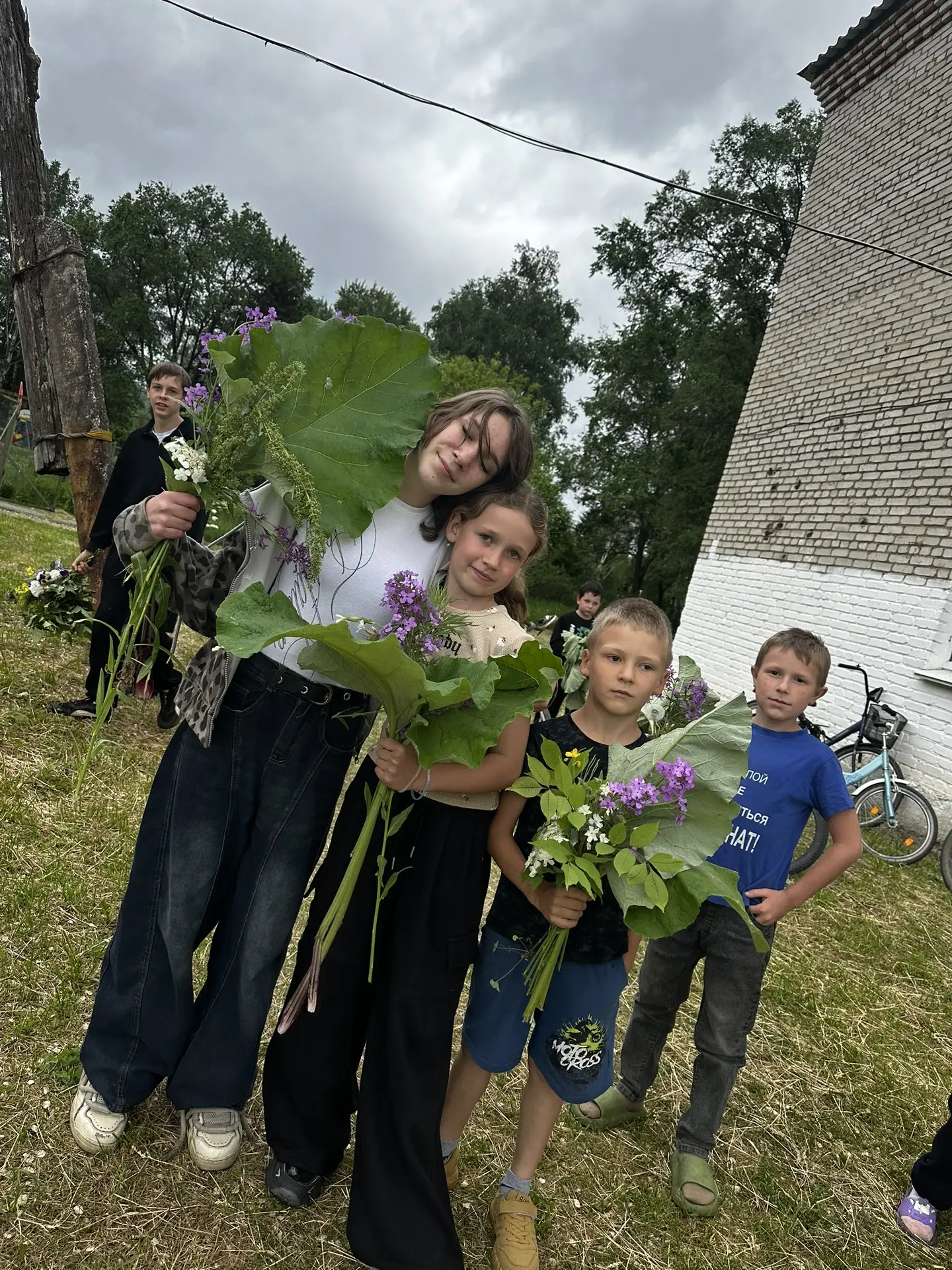 🌿 День 8: «Солнышко» за чистую планету и память! ❤️

Восьмой день нашего лагеря совпал с важной дат