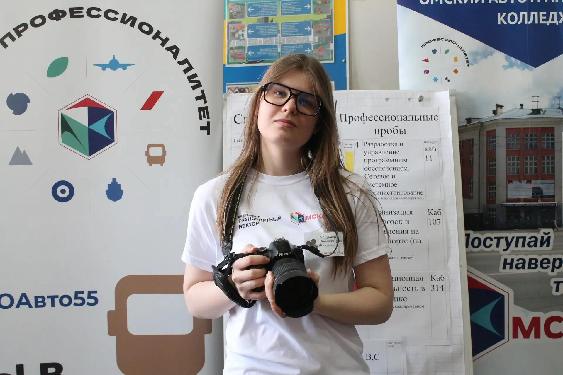 За кадром — те, кто создаёт историю 📸

💥Друзья, хоть День фотографа уже позади, мы решили, что это