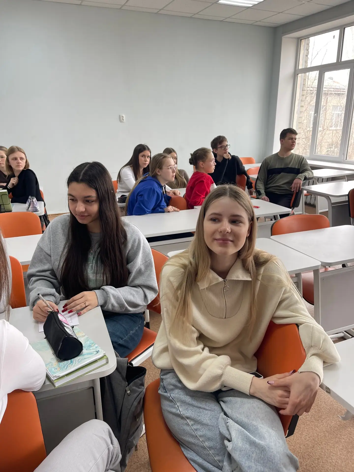 В рамках НВТиТ в 11 а прошел квиз: "Искусство интеллекта". Квиз - не только проверка знаний, но и во