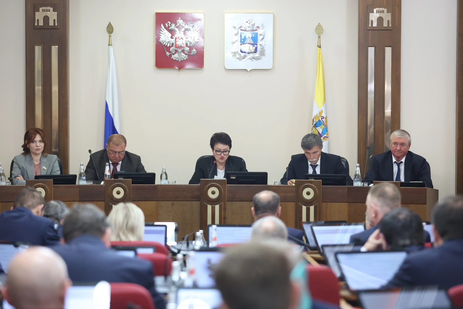 Сколько депутатов будут получать зарплату из бюджета в думе Ставропольского края?
