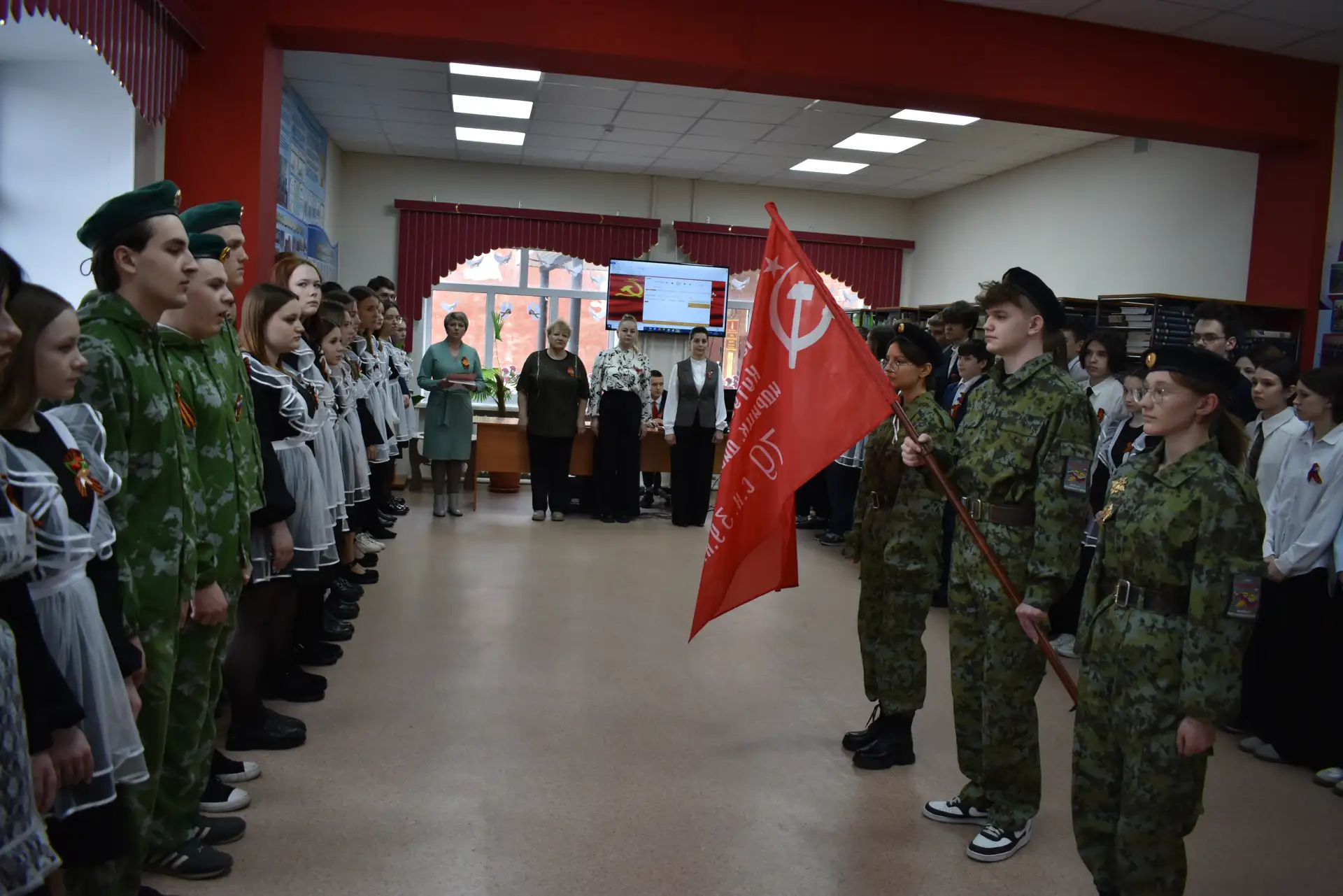 В Барабинском районе проходит акция «Часовой у Знамени Победы»🇷🇺  В преддверии 81-й годовщины Победы