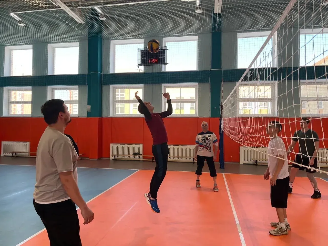 ⚡ Весенние каникулы завершились ярким спортивным событием!  🏐В последний день весенних каникул учите