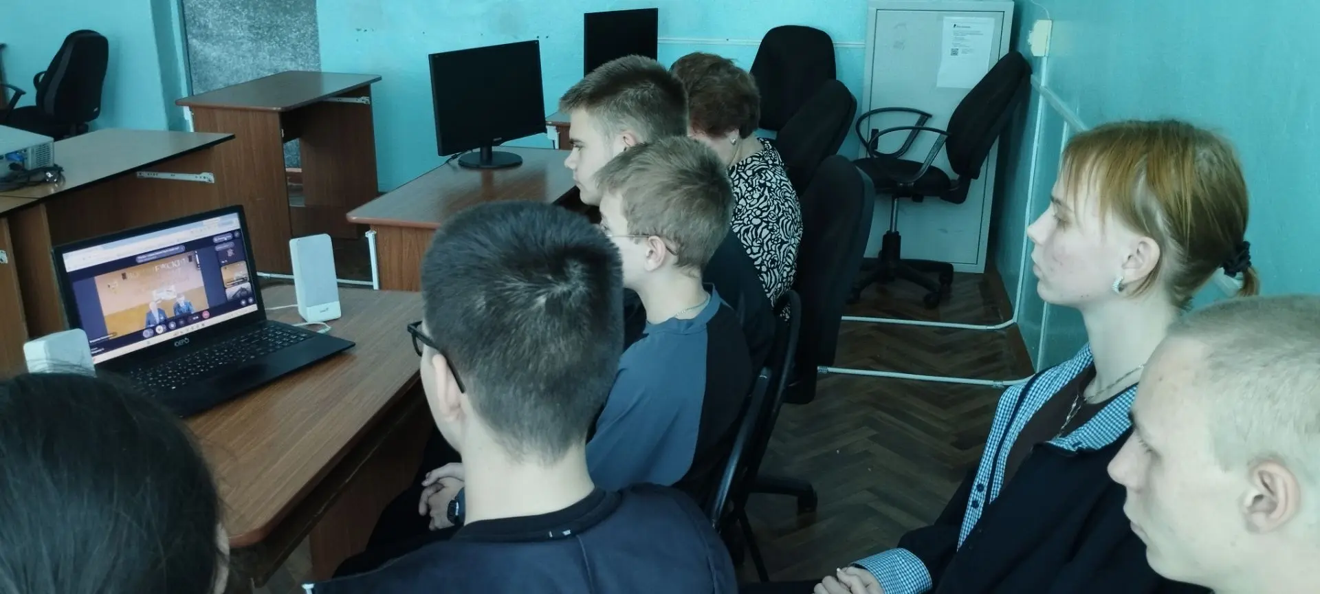 ✅Учащиеся Чунаковской школы приняли участие в онлайн-встрече с героем России