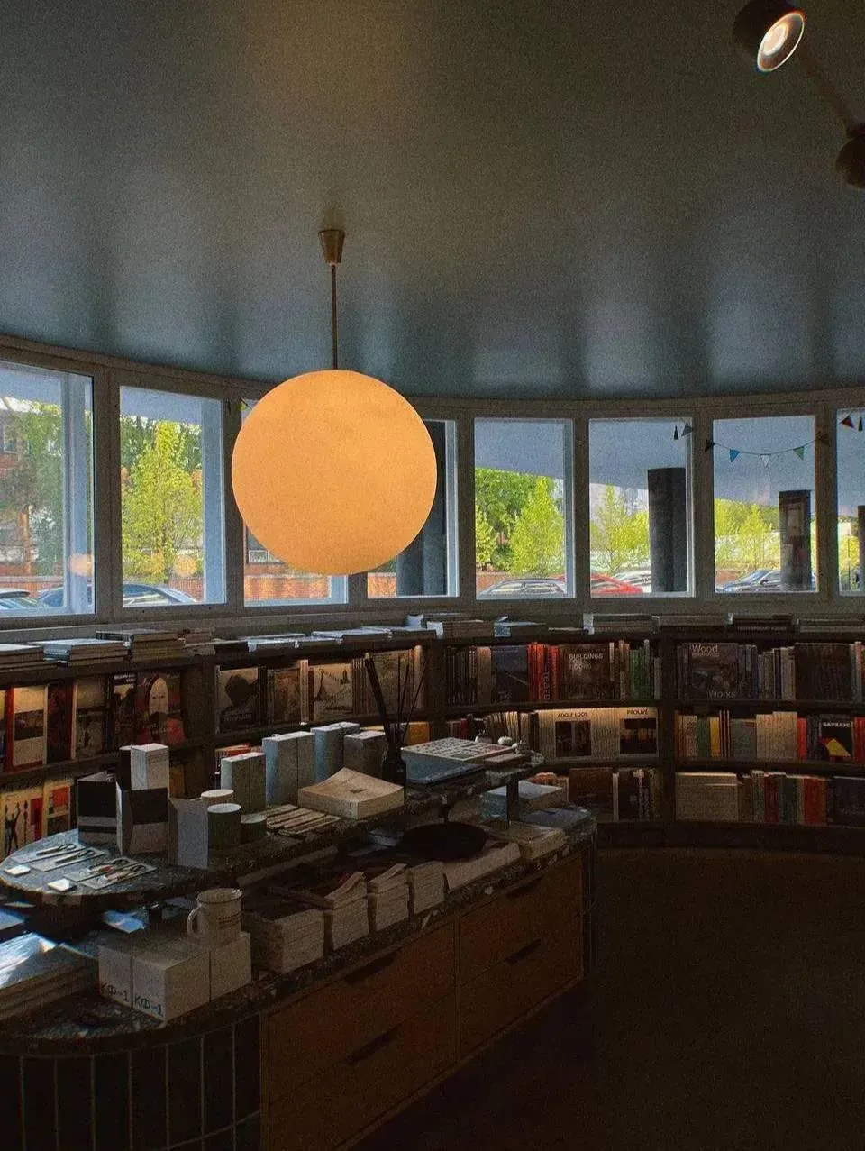 📚 Книжный в легендарном Доме Наркомфина