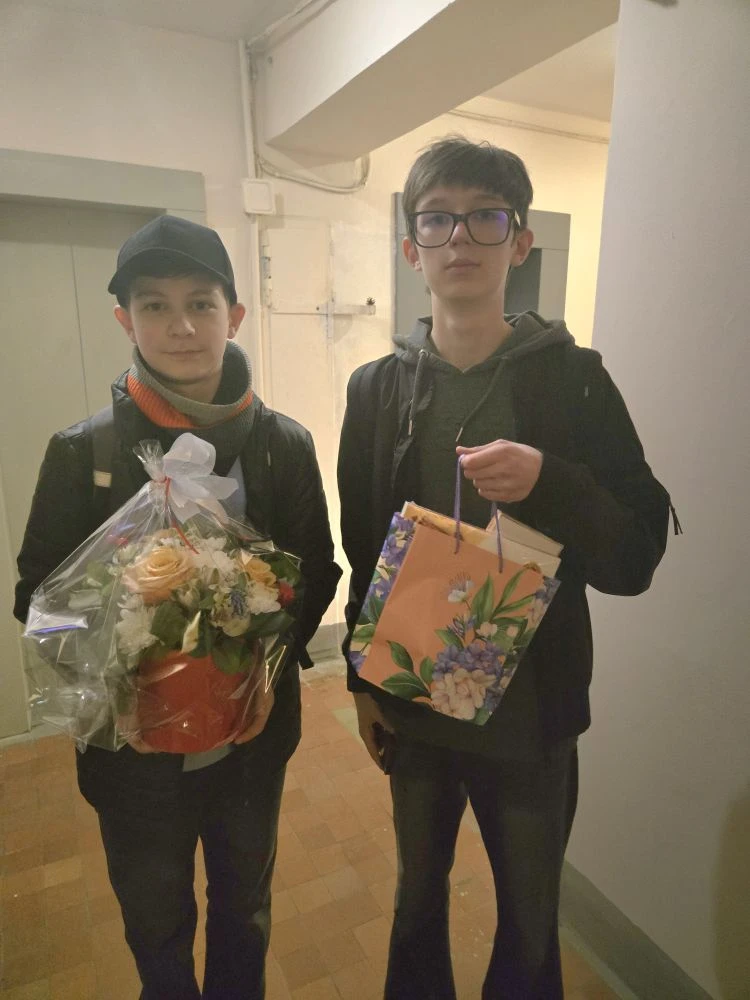 В гостях у автора книги  14 марта наши ребята из театральной студии "Ожившие страницы" представили н