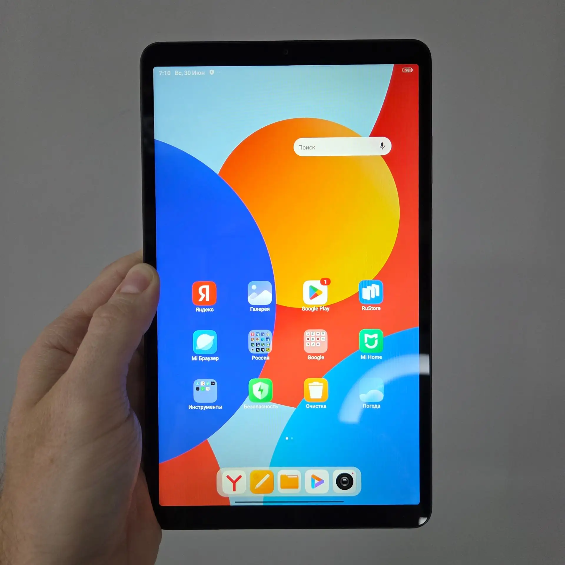 В продажу поступил компактный планшет Xiaomi Redmi Pad SE. Дисплей на 8,7 дюймов делает...
