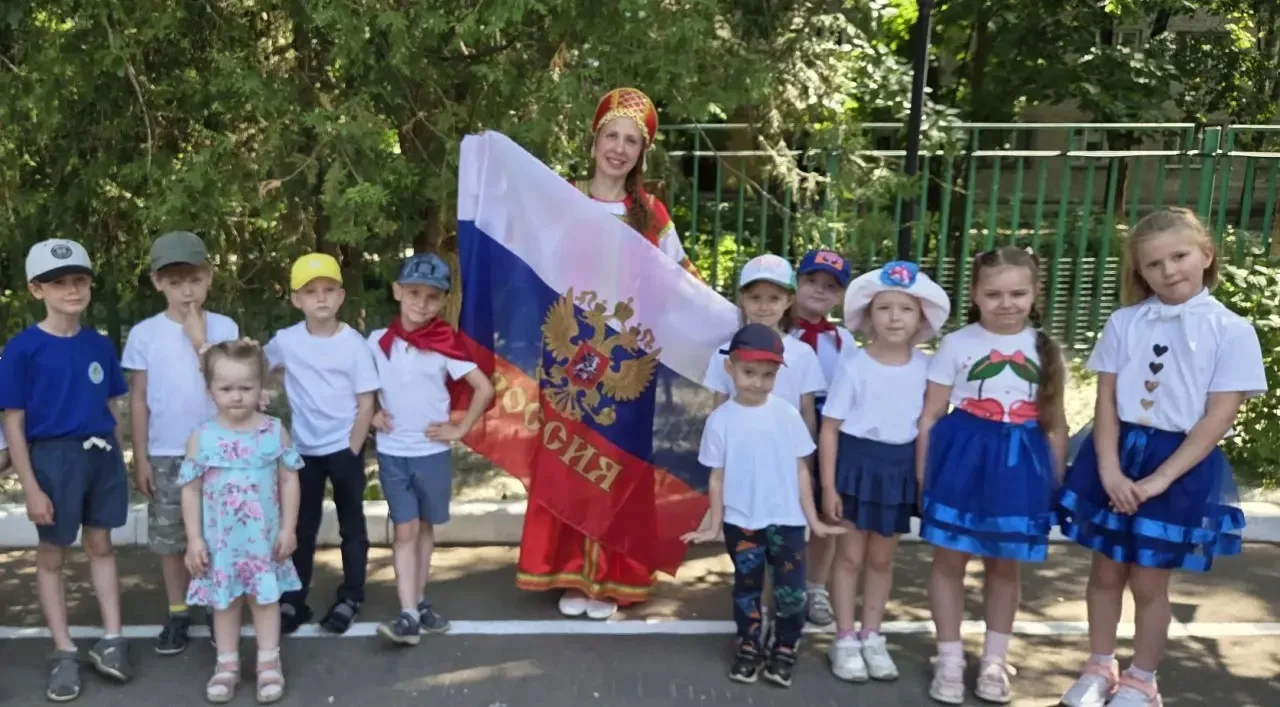 🇷🇺 День России в детском саду
Сегодня в нашем детском саду прошёл яркий и торжественный праздник, 