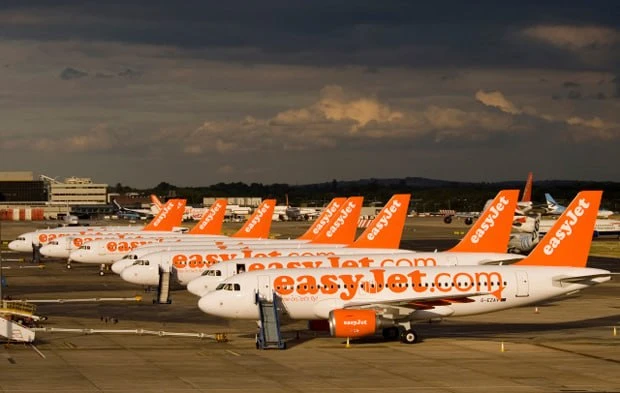 За easyJet начались торги