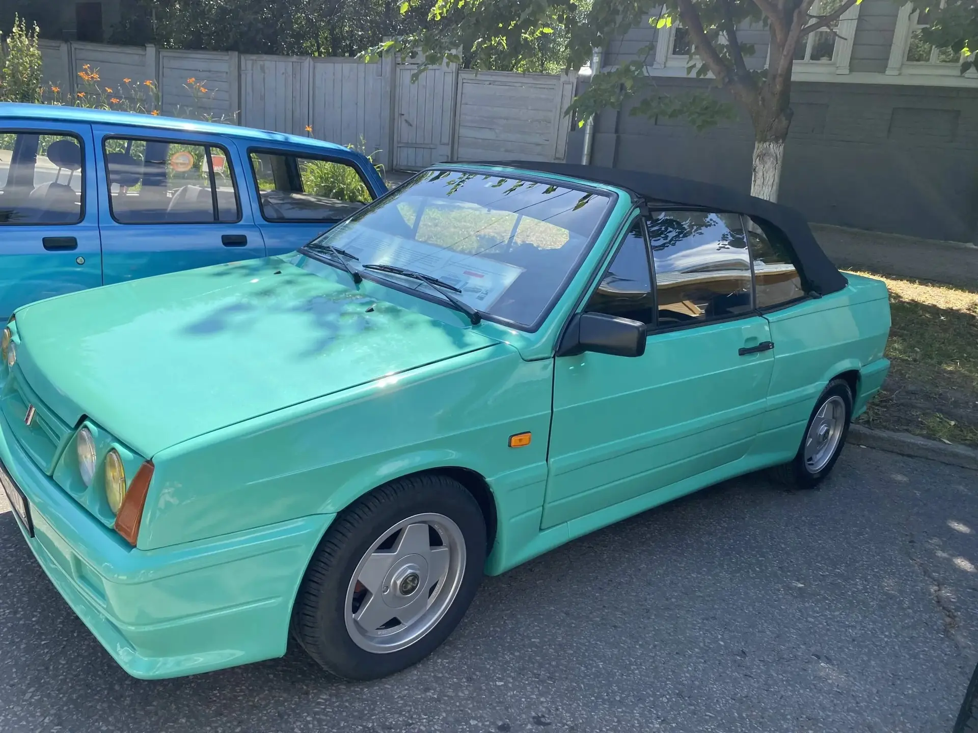 Советская "восьмёрка" без крыши: как Lada Natasha покорила Европу

В январе 1990 года на автосалоне 