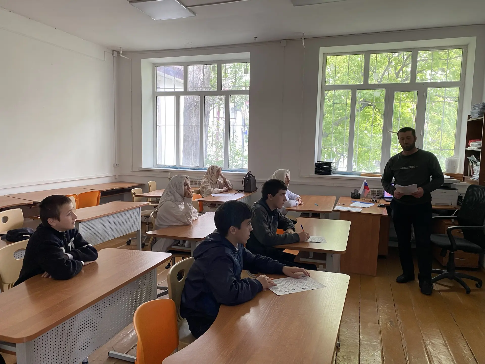 📌 В МКОУ «Миврсинская СОШ» в 8 «Б» классе прошёл очередной урок из цикла «Разговоры о ...