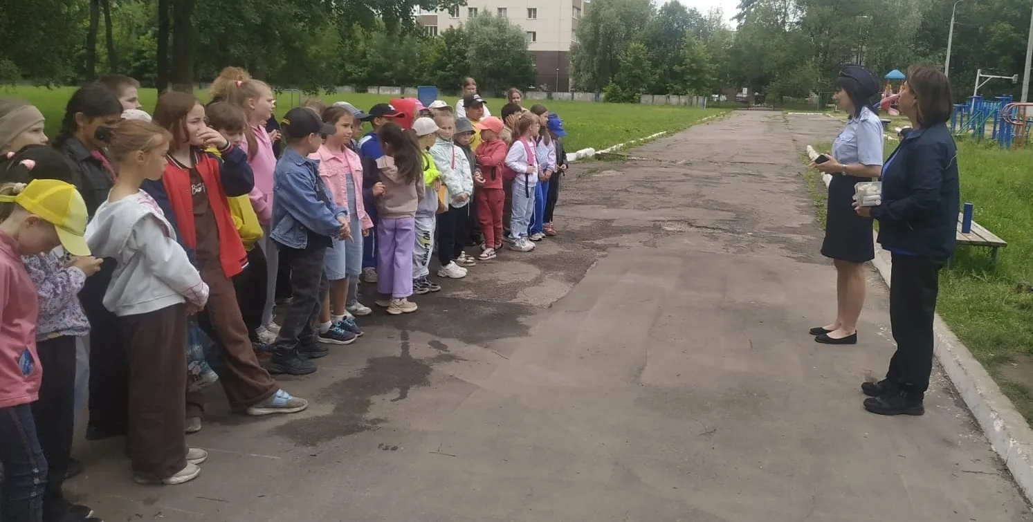 🚦ЛЕТНИЙ УРОК КУЛЬТУРЫ БЕЗОПАСНОСТИ

В гости к  нашим ребятам в пришкольный лагерь  "Муравейник" при