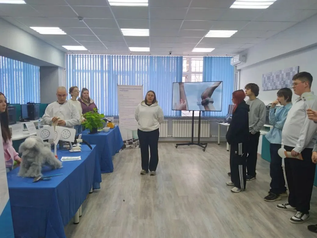 👩‍🎓 Куда пойти учиться? Девятиклассники побывали на фестивале профессий!  🚀 Сегодня наши девятикласс