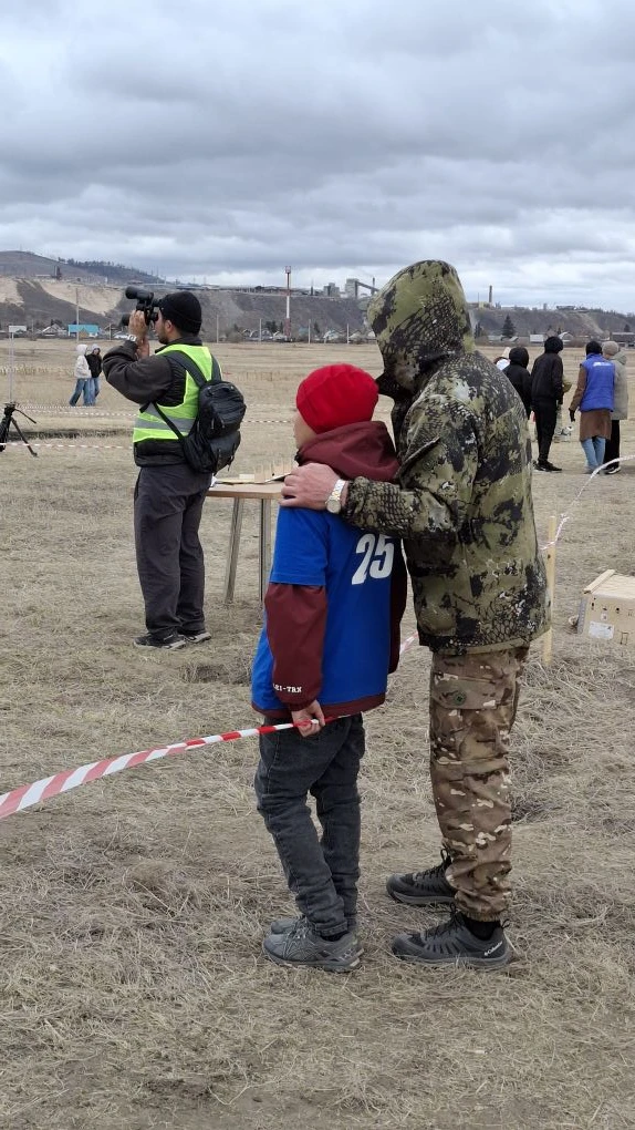 Активно продолжается второй день соревнований по ракетам на острове Богородский.   Погода испытывает