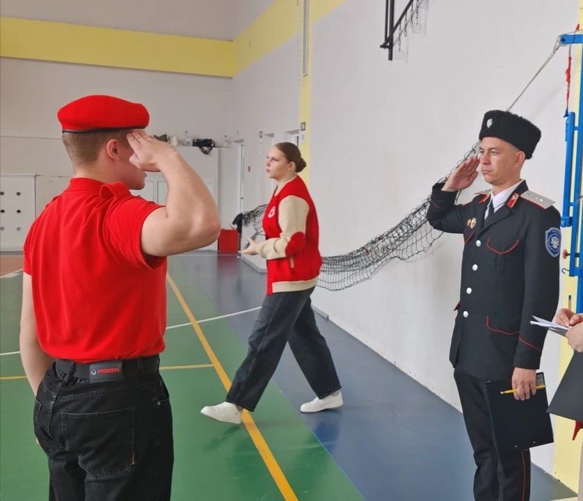 Отряд нашей школы  принял участие в первом этапе военно-патриотической игры «Зарница 2.0»!  Первый д