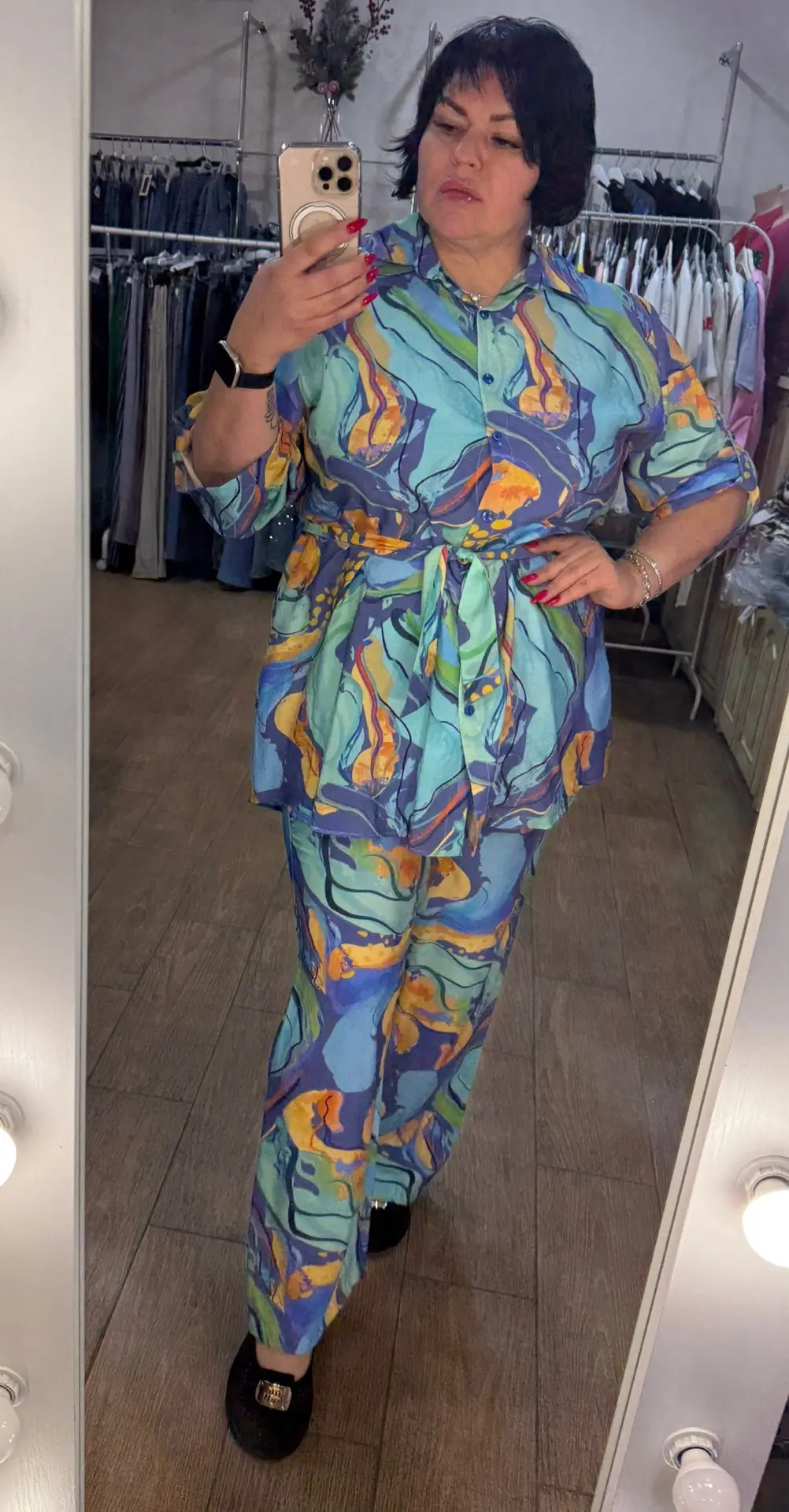 Костюм в стиле relaxed pajama chic — когда комфорт выглядит дорого.