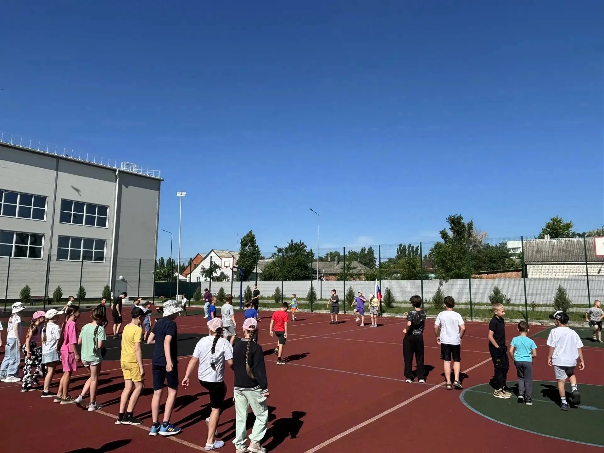 В нашей школе продолжается веселая и содержательная лагерная жизнь.👍😍 Сегодня утро началось с утре
