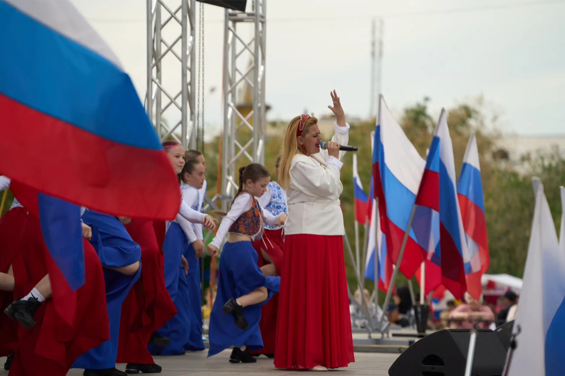 ✨ Всеми гранями таланта блеснули на праздничной сцене воспитанники творческих студий де...