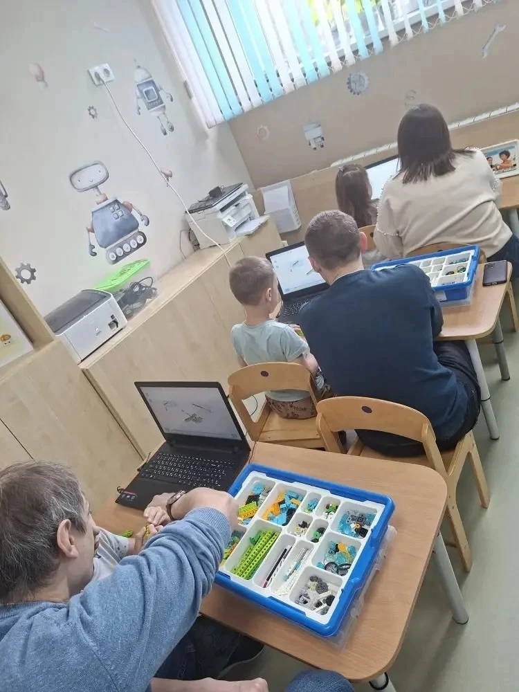 🤖Робототехника🤖  На прошлой неделе в рамках дополнительной образовательной услуги «Робототехника» пр