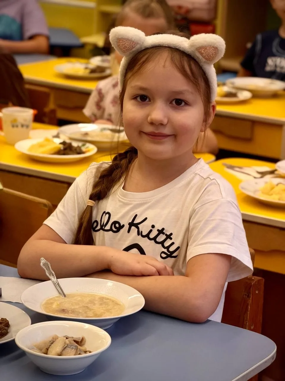 🥗 В середине дня каждому ребёнку нужна пауза — тёплая, спокойная и полезная  Да-да, мы про обед   И 