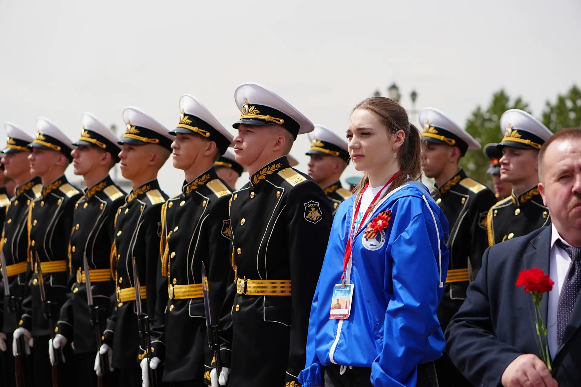 День Победы — священная дата, объединяющая миллионы сердец. Волонтёры Победы берут на себя главную о
