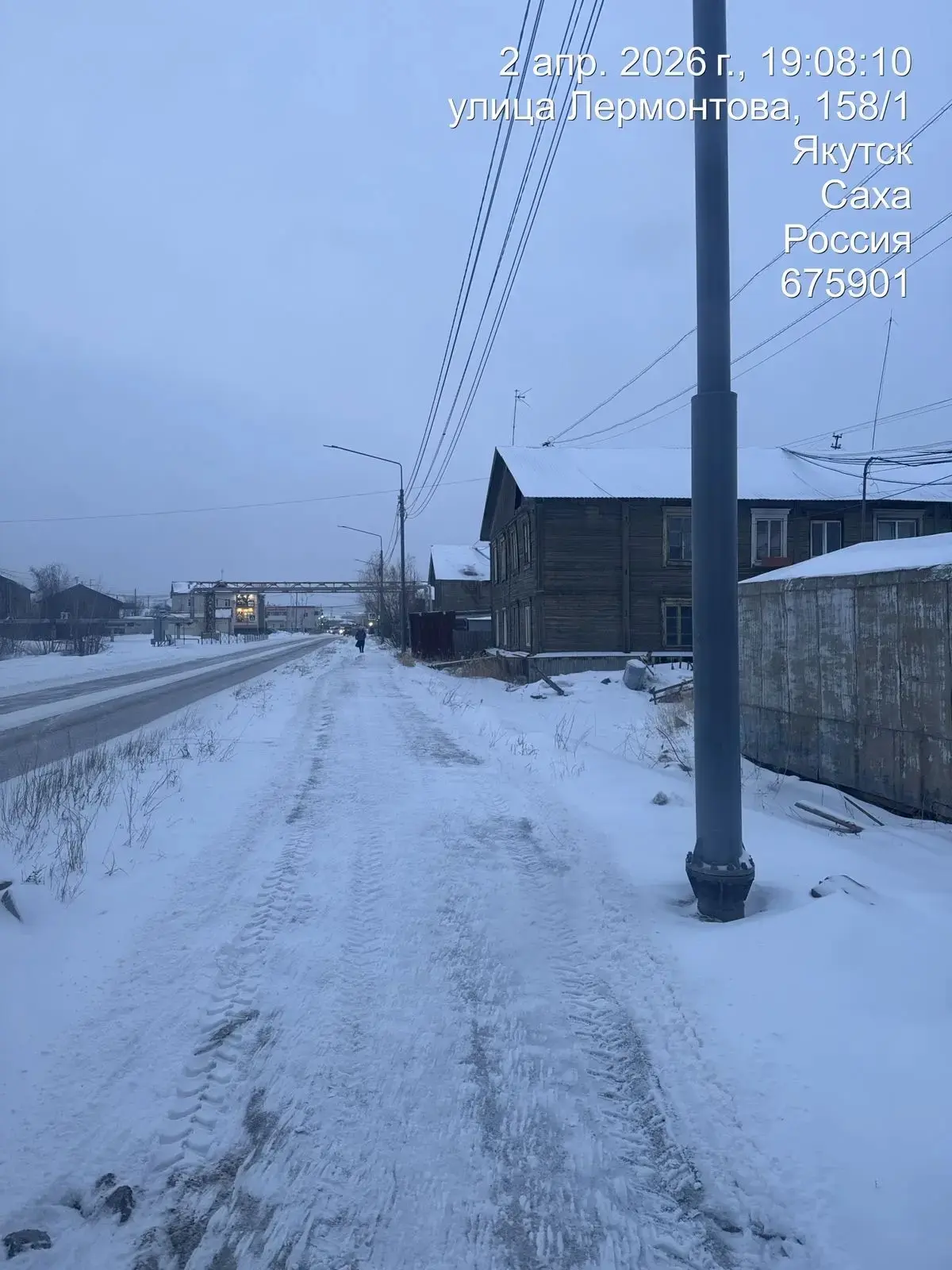 ❄️🚜 Регулярные работы подрядной организации по очистке тротуаров на территории округа.