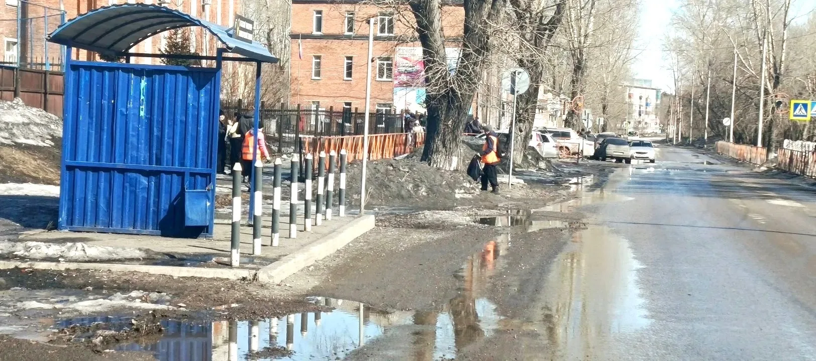 Подрядные организации приближают весну.  В районе Машзавода и Обувной фабрики в круглосуточном режим