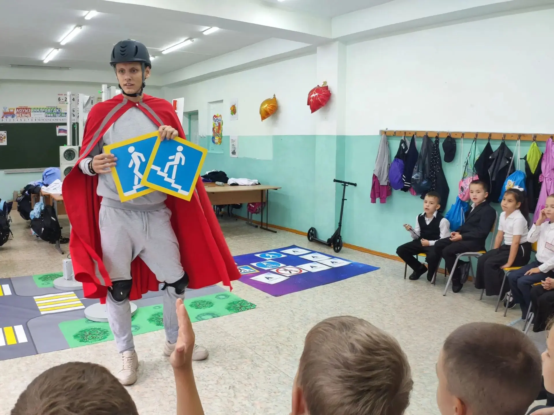 Для наших ребят из 1А и 1Б классов прошло занятие в рамках федерального проекта «Безопа...