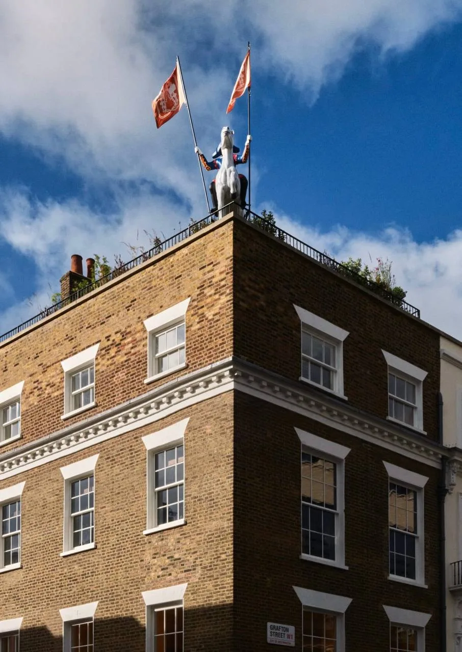 Внеплановый #customerjourney — новый впечатляющий Maison Hermès на Нью-Бонд-стрит в Лондоне. 

Прост