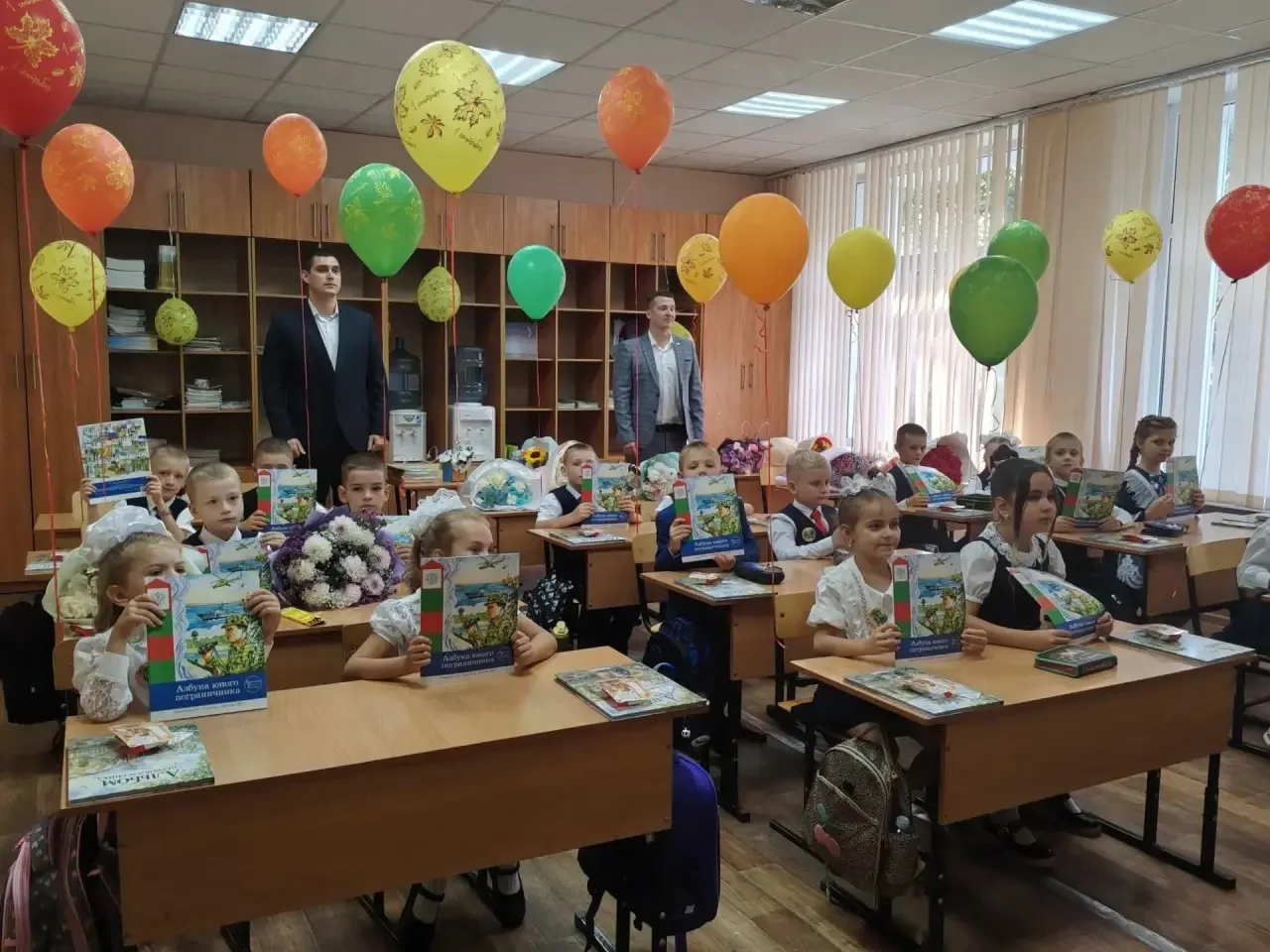🗓️ Первая учебная неделя позади, а 1 сентября в нашем лицее запомнится надолго!