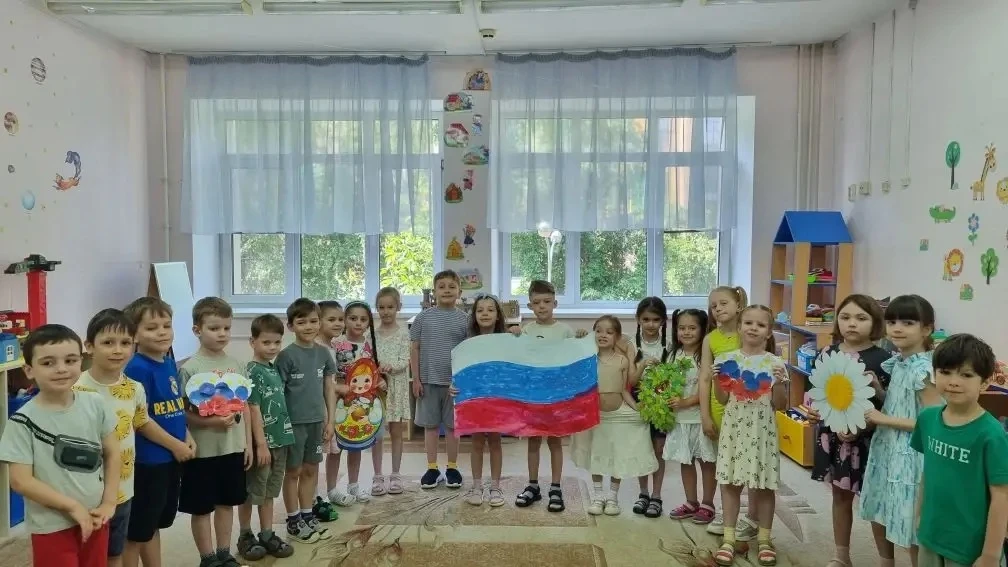 ДОШКОЛЬНОЕ ДЕТСТВО 

➡️В группе «Колокольчики» прошло занятие, посвящённое Дню России. Ребята познак