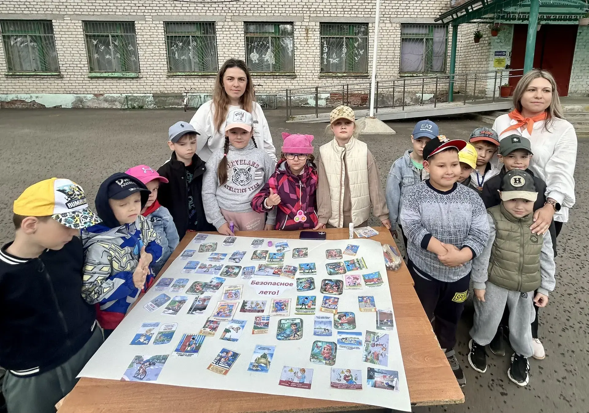 🌞 Воспитанники детского сада открыли летний сезон квест-игрой «Моё безопасное лето»! 🌞

Вместе с п