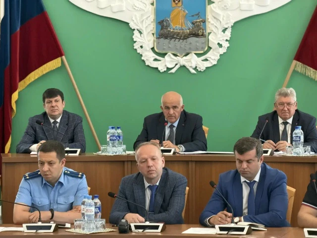Главы районов ускорят подключение к электросетям переходов по проекту «Дорога к школе». С просьбой о