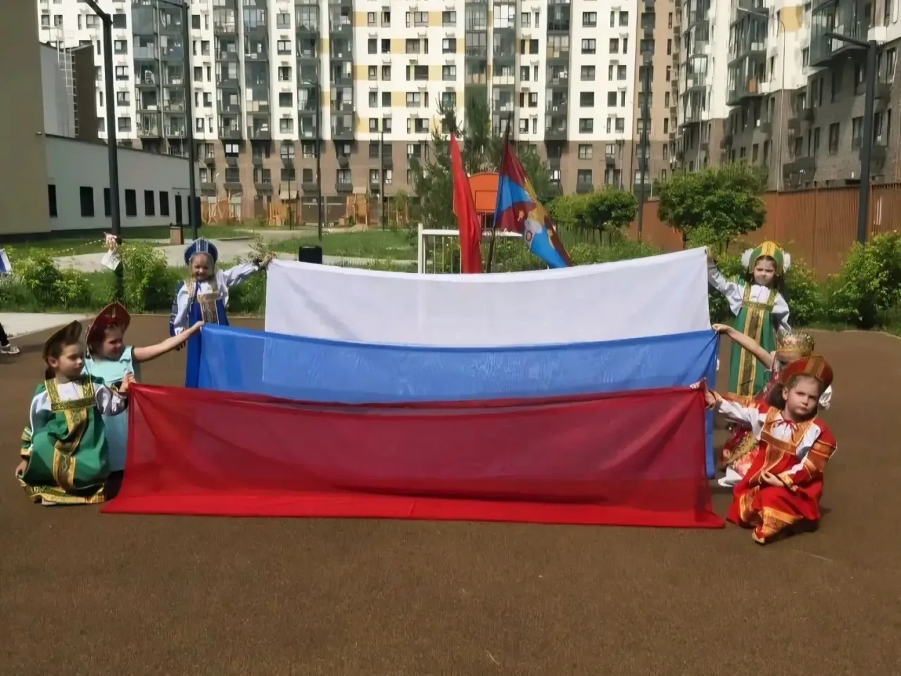 🇷🇺 12 июня – главный праздник российской государственности, символизирующий единство, многовековую