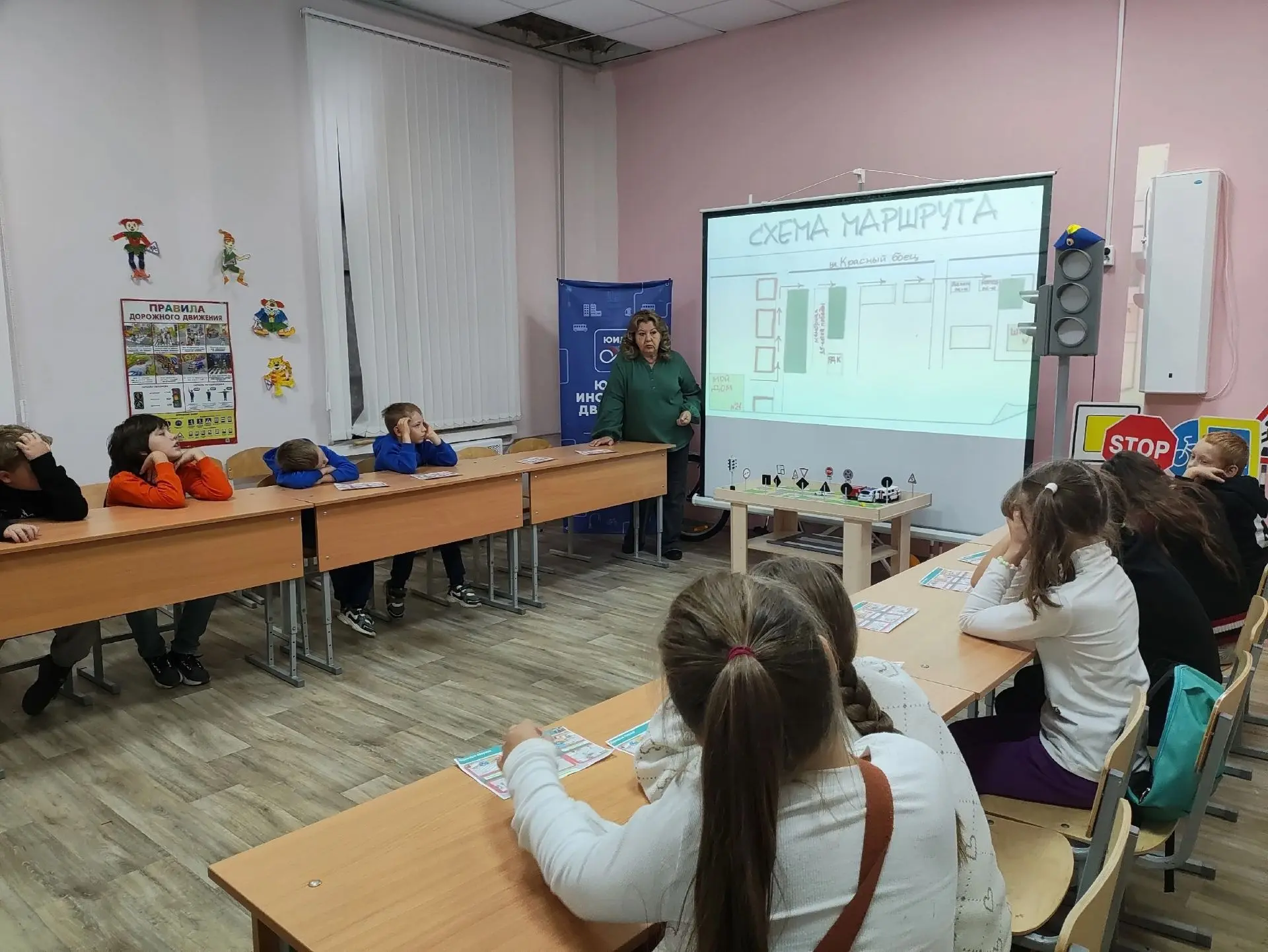 Безопасная дорога в школу: готовимся к учебному году вместе с ребятами из лагеря «Улыбка»