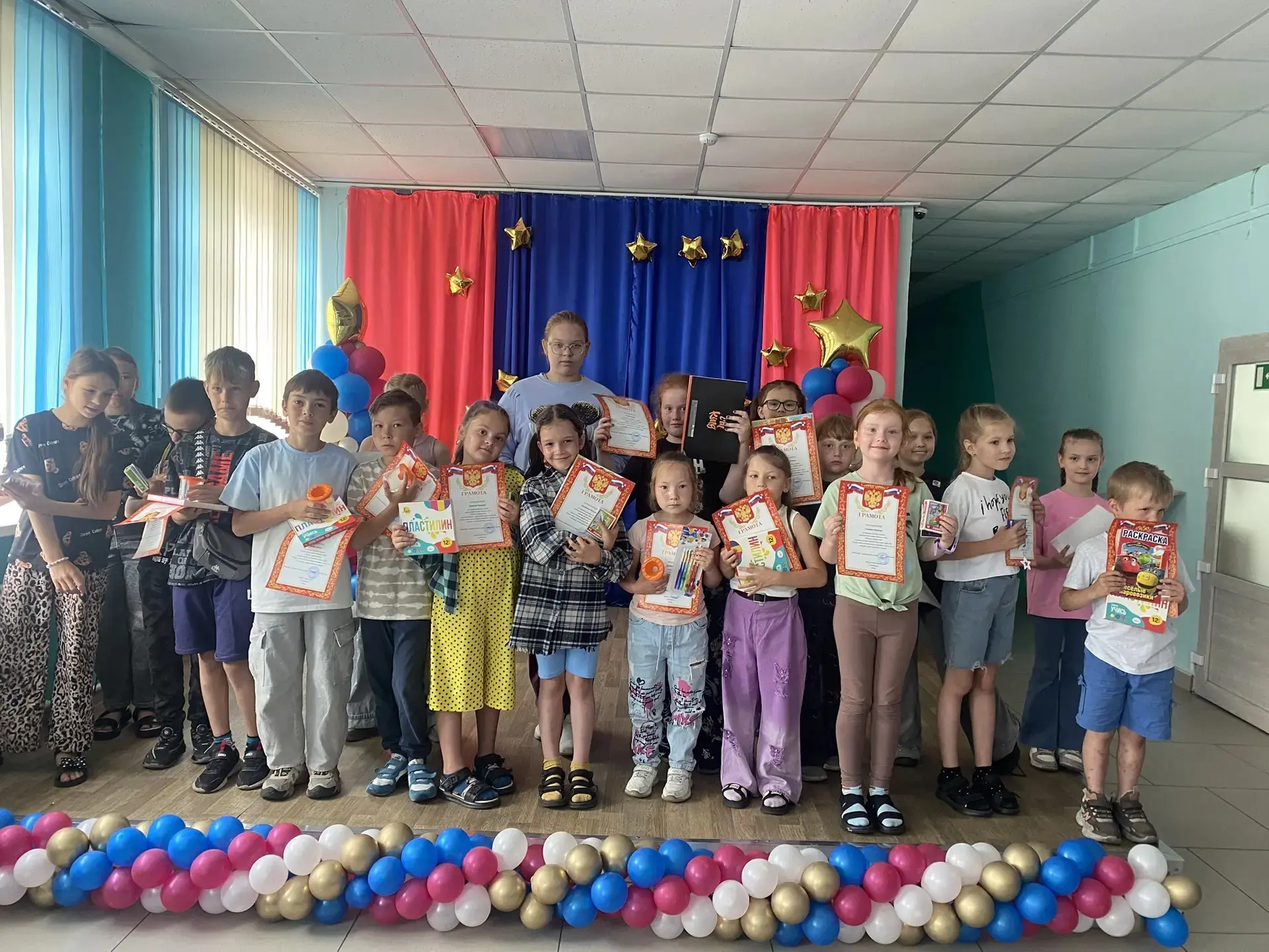 🌞 Подводим итоги незабываемой лагерной смены «Веселое лето»! 🌞

Вот и пролетела наша яркая, насыще