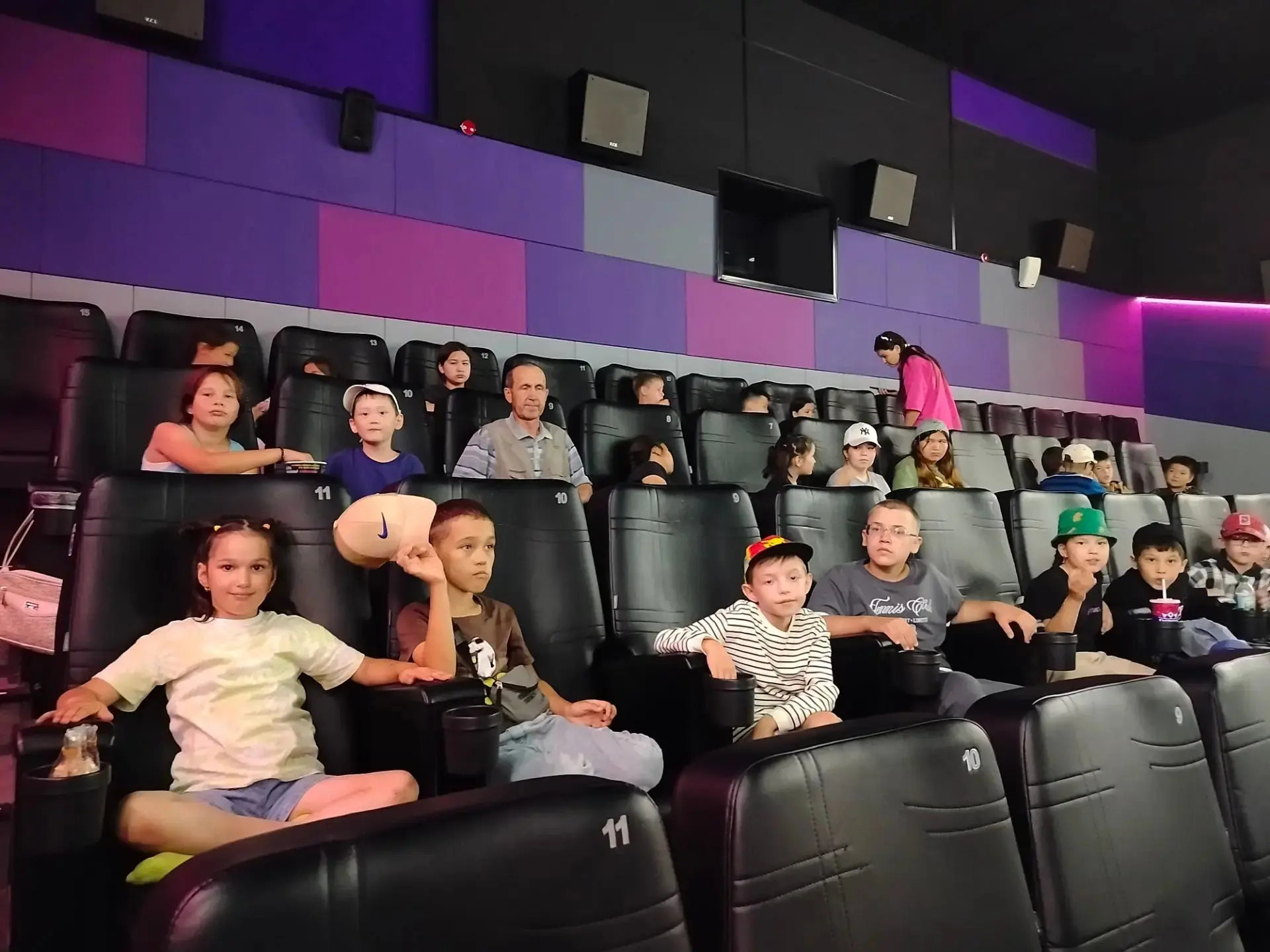 🗓 День 14: Кино, драйв и спортивный дух! 🎬🏅
