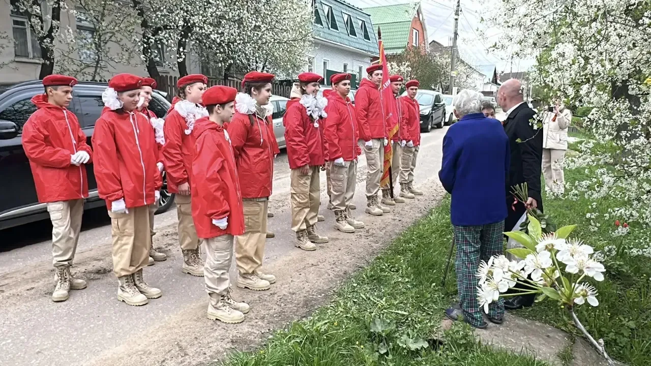 9 мая, в день празднования Великой Победы, ВПК "Молодая Гвардия" принял участие в возложении цветов 