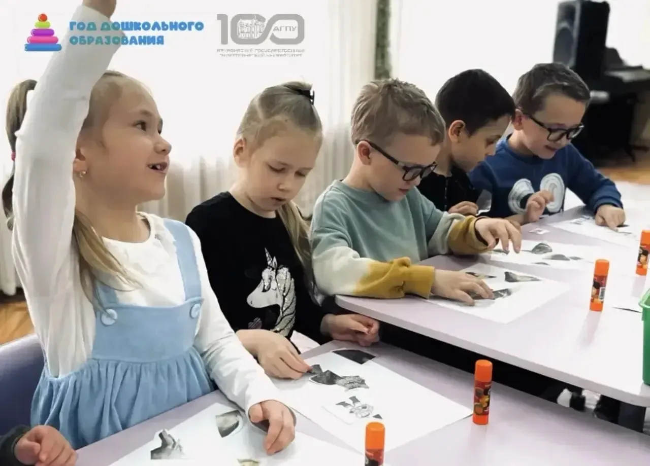 ✂️Мастерство — это про душу! Студенты АГПУ продолжают творческие десанты к дошколятам  В рамках Года