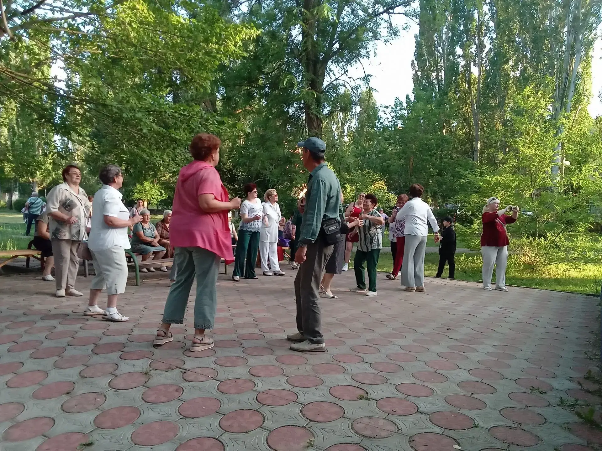 Удивительная пора – это лето! Не только детям есть, где разгуляться! Каждую субботу для людей средне