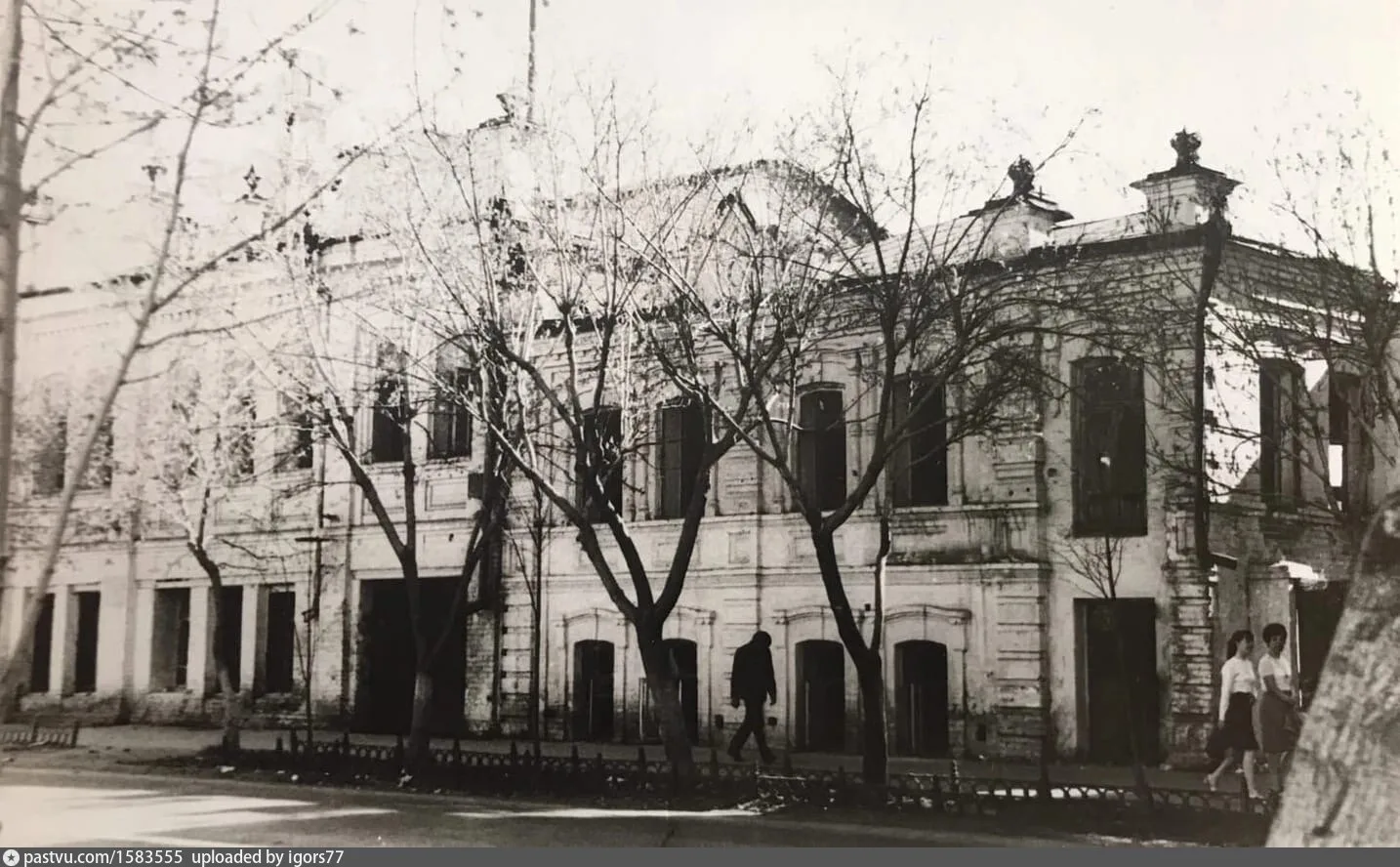 Улица Ленина, 9
Описание: Старый дом по улице Ленина, 9, снесен
1974, Россия, Курганская область, Ку