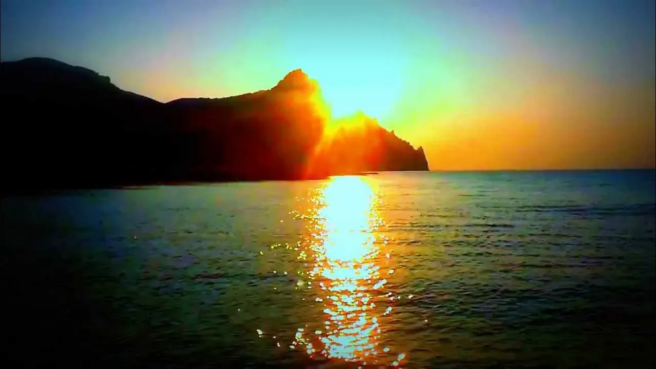 Последний рассвет над Крымским морем🌊