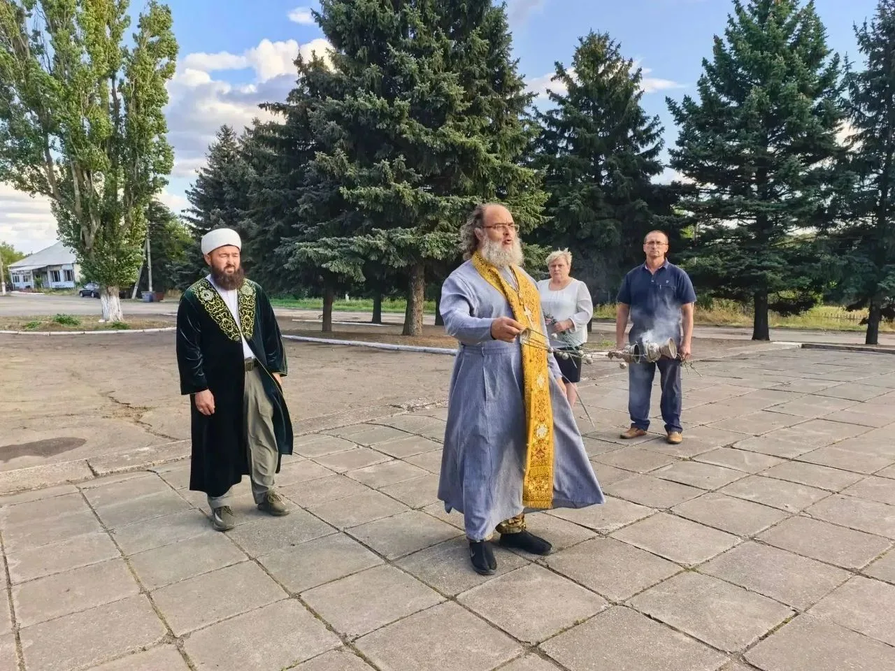 🙏 Когда молитва звучит на одном языке — языке памяти