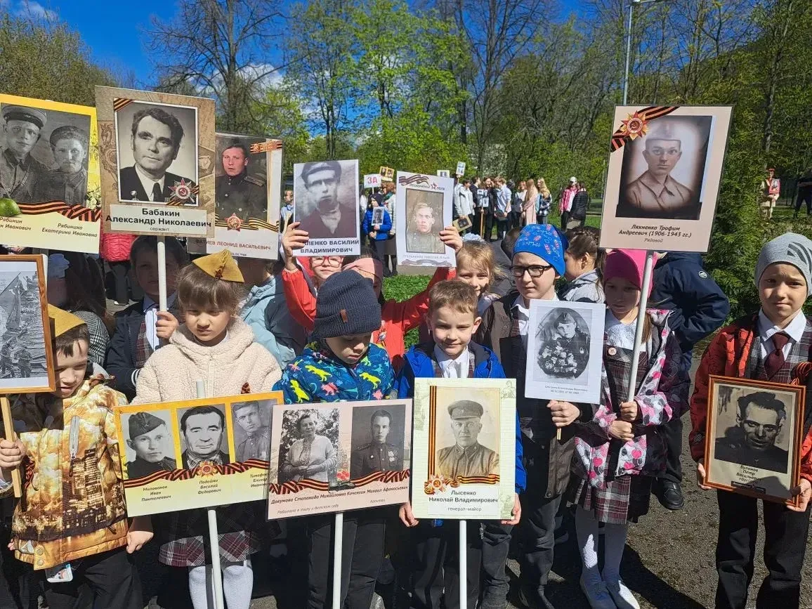 #514 | Бессмертный полк 1«А»: маленькие шаги в великой памяти 🕯️🎗️

Друзья, наши самые юные, но та
