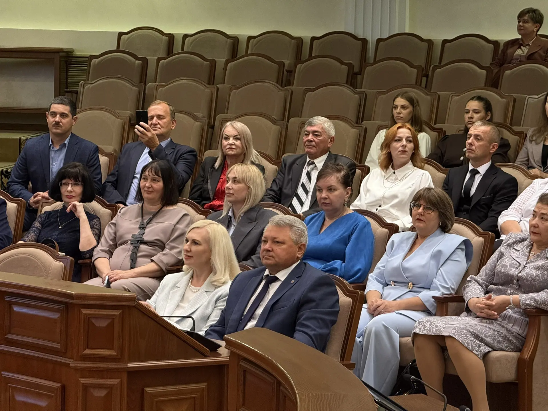 🏆Премию Губернатора Ставрополья получили 146 победителей олимпиад и 460 их наставников