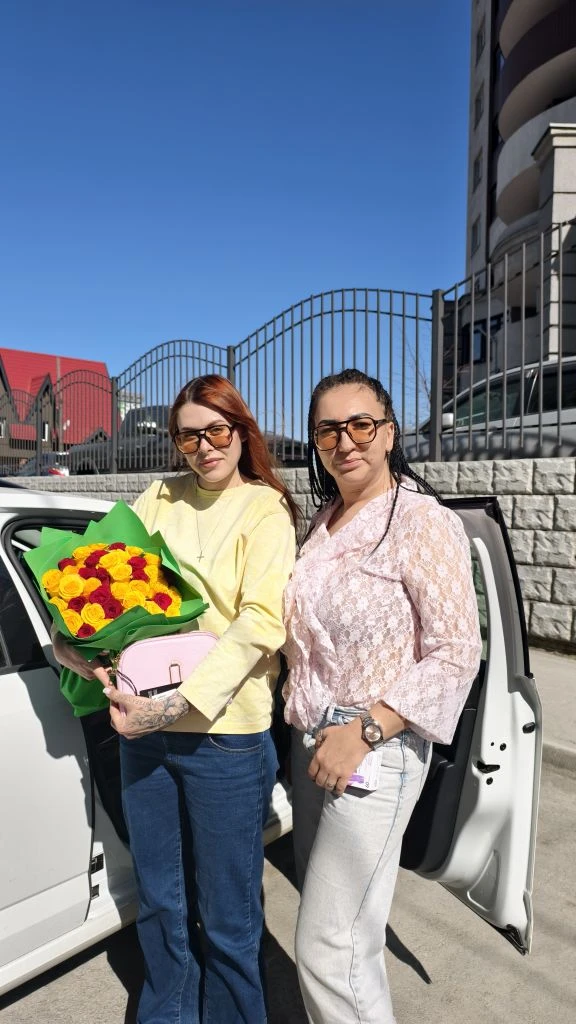 На фото вместе с Ириной - наш куратор Лика. ❤️❤️❤️